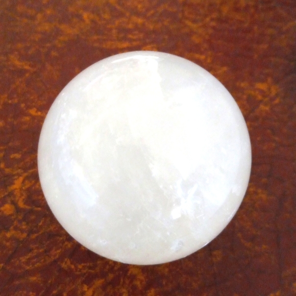 Beautiful clear crystal sphere. - Picture 3 of 11